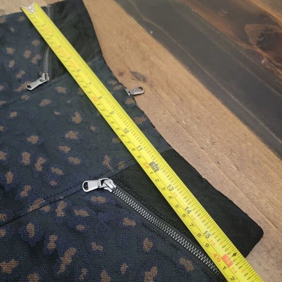 Marc by Marc Jacobs Blue Leopard Print Flared Mini Skirt Pleated Zippers Size 6 - Picture 7 of 10